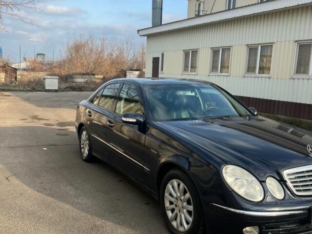 Синий Мерседес 320, объемом двигателя 3.2 л и пробегом 320 тыс. км за 3300 $, фото 2 на Automoto.ua