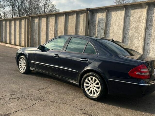 Синий Мерседес 320, объемом двигателя 3.2 л и пробегом 320 тыс. км за 3300 $, фото 1 на Automoto.ua