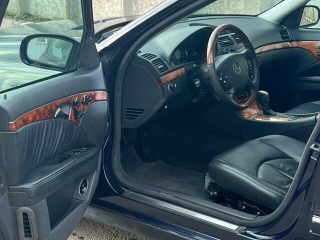 Синий Мерседес 320, объемом двигателя 3.2 л и пробегом 320 тыс. км за 3300 $, фото 7 на Automoto.ua