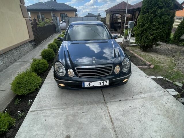 Синий Мерседес 320, объемом двигателя 3.2 л и пробегом 371 тыс. км за 2700 $, фото 4 на Automoto.ua