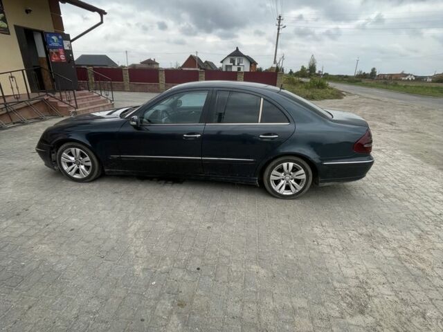 Синий Мерседес 320, объемом двигателя 3.2 л и пробегом 371 тыс. км за 2700 $, фото 3 на Automoto.ua