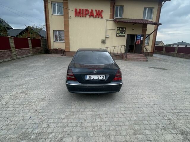 Синий Мерседес 320, объемом двигателя 3.2 л и пробегом 371 тыс. км за 2700 $, фото 2 на Automoto.ua