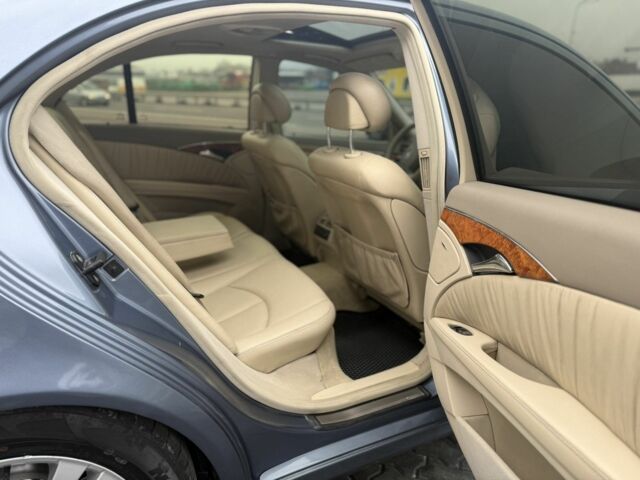 Синій Мерседес 320, об'ємом двигуна 3.2 л та пробігом 380 тис. км за 6300 $, фото 4 на Automoto.ua