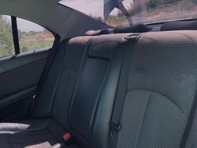 Синій Мерседес 320, об'ємом двигуна 2.7 л та пробігом 304 тис. км за 7800 $, фото 7 на Automoto.ua