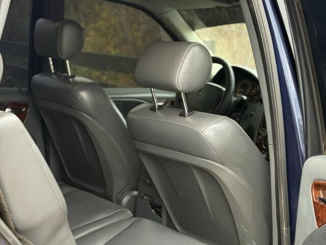 Синий Мерседес 320, объемом двигателя 3.2 л и пробегом 149 тыс. км за 3800 $, фото 10 на Automoto.ua