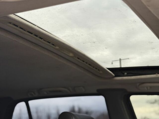 Синий Мерседес 320, объемом двигателя 3.2 л и пробегом 149 тыс. км за 3800 $, фото 11 на Automoto.ua