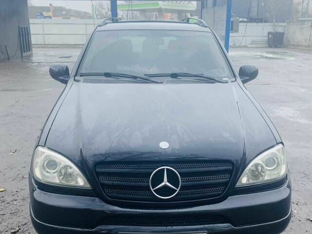 Синий Мерседес 320, объемом двигателя 3.2 л и пробегом 324 тыс. км за 4699 $, фото 5 на Automoto.ua