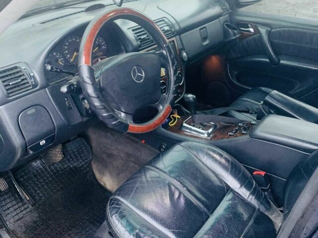 Синий Мерседес 320, объемом двигателя 3.2 л и пробегом 324 тыс. км за 4699 $, фото 9 на Automoto.ua