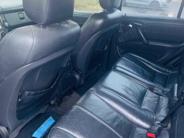 Синий Мерседес 320, объемом двигателя 3.2 л и пробегом 324 тыс. км за 4699 $, фото 10 на Automoto.ua