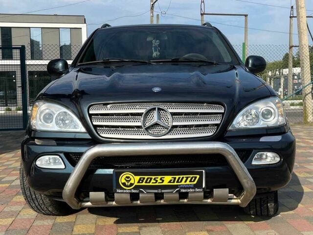 Синій Мерседес 320, об'ємом двигуна 3.2 л та пробігом 302 тис. км за 7600 $, фото 1 на Automoto.ua