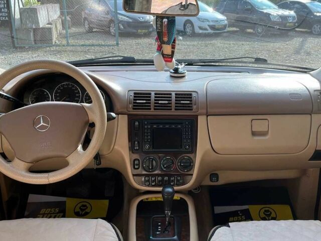 Синій Мерседес 320, об'ємом двигуна 3.2 л та пробігом 302 тис. км за 7600 $, фото 8 на Automoto.ua