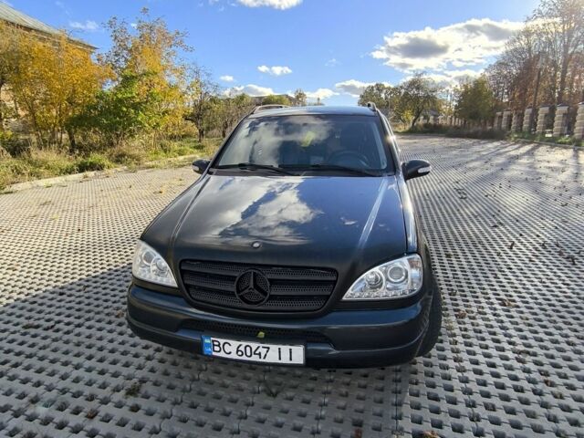 Синий Мерседес 320, объемом двигателя 3.2 л и пробегом 360 тыс. км за 4500 $, фото 4 на Automoto.ua