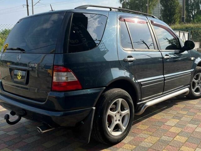 Синій Мерседес 320, об'ємом двигуна 3.2 л та пробігом 302 тис. км за 7600 $, фото 6 на Automoto.ua