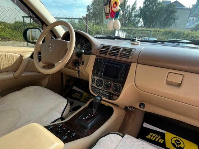 Синій Мерседес 320, об'ємом двигуна 3.2 л та пробігом 302 тис. км за 7600 $, фото 15 на Automoto.ua