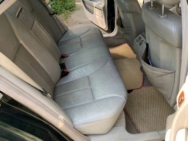 Зеленый Мерседес 320, объемом двигателя 3.2 л и пробегом 440 тыс. км за 4800 $, фото 3 на Automoto.ua