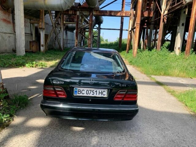 Зеленый Мерседес 320, объемом двигателя 3.2 л и пробегом 440 тыс. км за 4800 $, фото 6 на Automoto.ua