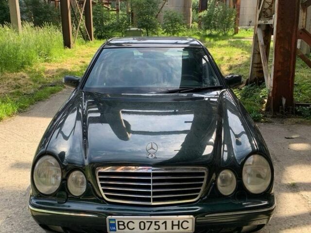 Зеленый Мерседес 320, объемом двигателя 3.2 л и пробегом 440 тыс. км за 4800 $, фото 7 на Automoto.ua