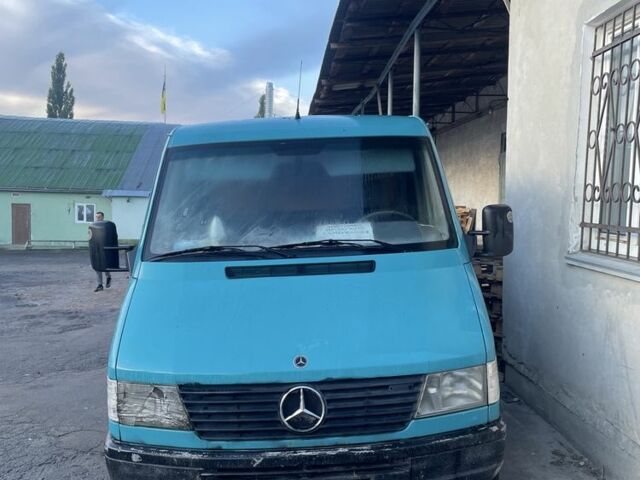Зелений Мерседес 320, об'ємом двигуна 2.9 л та пробігом 200 тис. км за 6000 $, фото 1 на Automoto.ua
