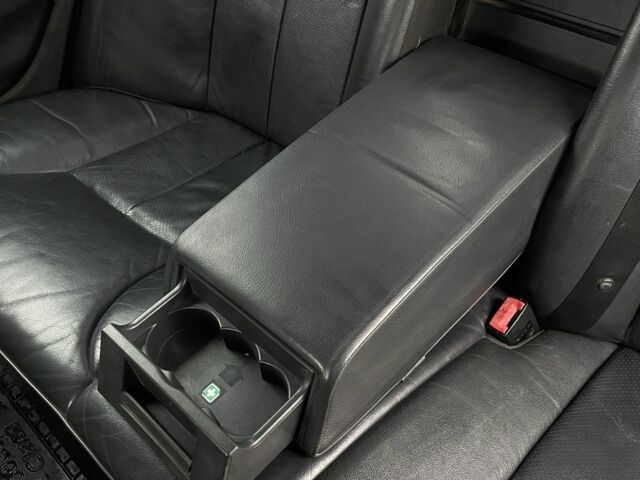 Зеленый Мерседес 320, объемом двигателя 3.2 л и пробегом 333 тыс. км за 2950 $, фото 11 на Automoto.ua