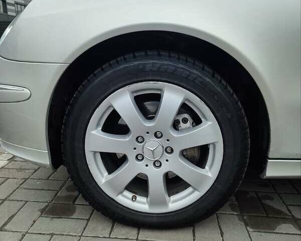 Сірий Мерседес 320 Pullman, об'ємом двигуна 3.2 л та пробігом 420 тис. км за 7700 $, фото 8 на Automoto.ua