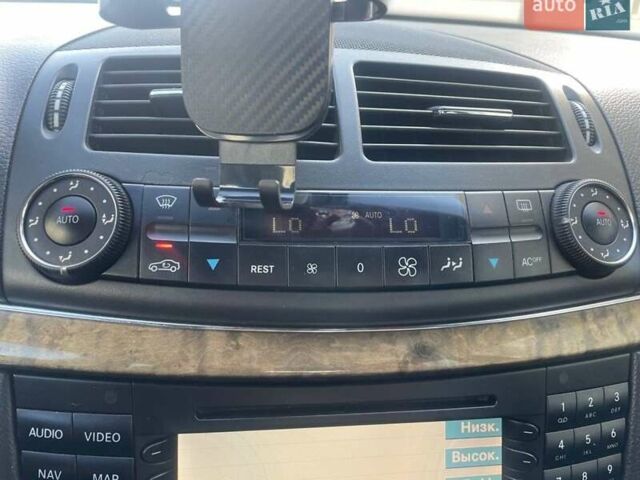 Сірий Мерседес 320 Pullman, об'ємом двигуна 3.2 л та пробігом 420 тис. км за 7700 $, фото 2 на Automoto.ua