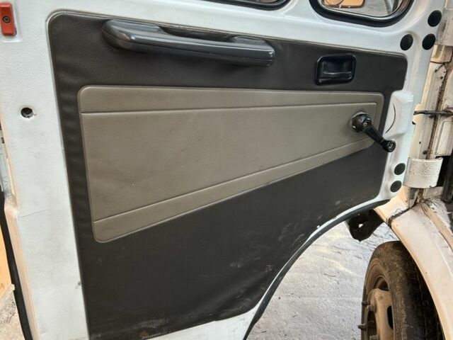 Мерседес 408, объемом двигателя 2.3 л и пробегом 0 тыс. км за 3500 $, фото 5 на Automoto.ua