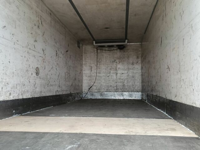 Белый Мерседес 500, объемом двигателя 14.6 л и пробегом 11 тыс. км за 7500 $, фото 3 на Automoto.ua