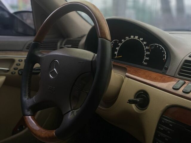 Черный Мерседес 500, объемом двигателя 5 л и пробегом 555 тыс. км за 4000 $, фото 15 на Automoto.ua