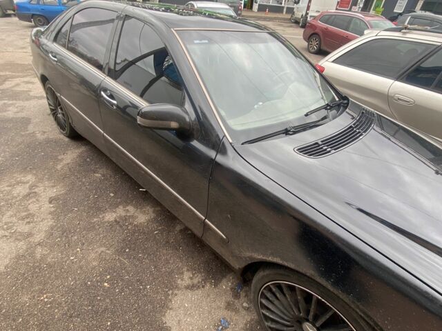 Черный Мерседес 500, объемом двигателя 5 л и пробегом 350 тыс. км за 3500 $, фото 3 на Automoto.ua