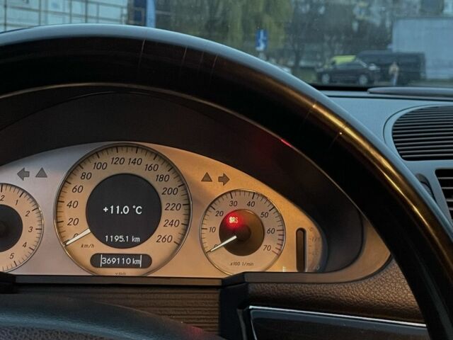 Черный Мерседес 500, объемом двигателя 5 л и пробегом 360 тыс. км за 7799 $, фото 6 на Automoto.ua