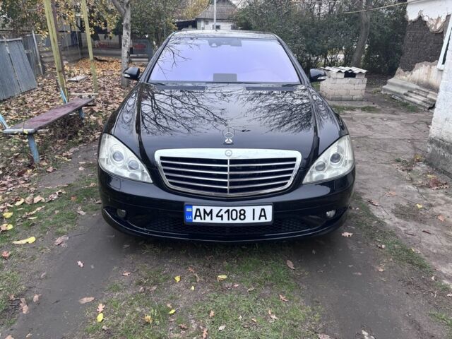 Черный Мерседес 500, объемом двигателя 5.5 л и пробегом 309 тыс. км за 11999 $, фото 1 на Automoto.ua