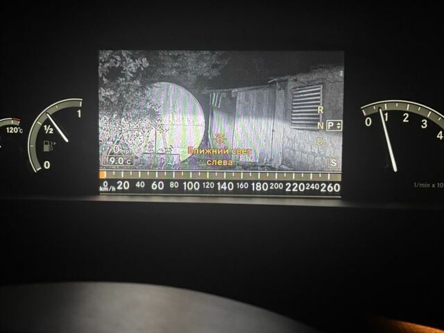 Черный Мерседес 500, объемом двигателя 5.5 л и пробегом 309 тыс. км за 11999 $, фото 13 на Automoto.ua