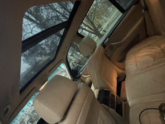 Черный Мерседес 500, объемом двигателя 4.8 л и пробегом 360 тыс. км за 8499 $, фото 7 на Automoto.ua