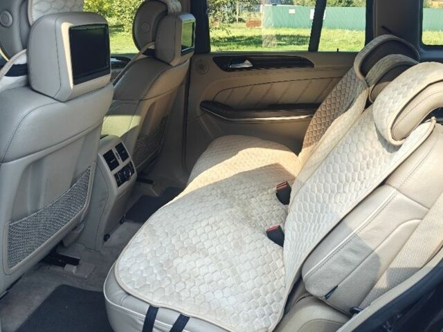 Черный Мерседес 500, объемом двигателя 4.7 л и пробегом 248 тыс. км за 26499 $, фото 13 на Automoto.ua