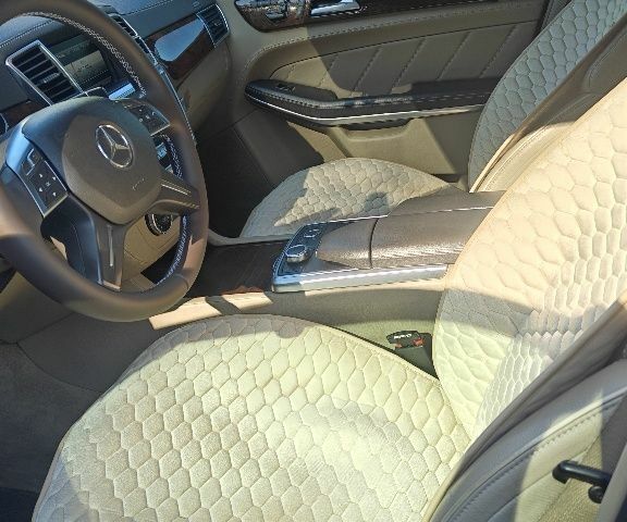 Черный Мерседес 500, объемом двигателя 4.7 л и пробегом 248 тыс. км за 26499 $, фото 12 на Automoto.ua