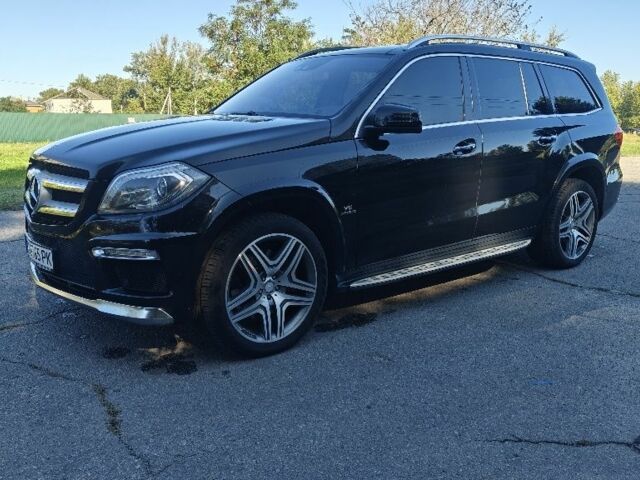 Черный Мерседес 500, объемом двигателя 4.7 л и пробегом 248 тыс. км за 26499 $, фото 1 на Automoto.ua