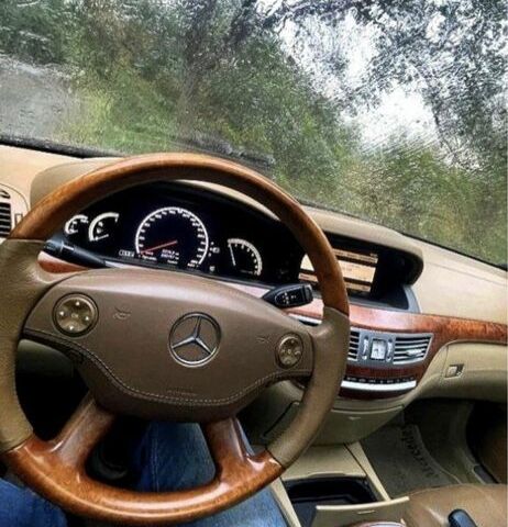 Красный Мерседес 500, объемом двигателя 5.5 л и пробегом 220 тыс. км за 14000 $, фото 5 на Automoto.ua