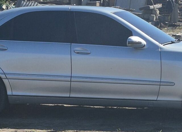 Серый Мерседес 500, объемом двигателя 3.2 л и пробегом 56 тыс. км за 6500 $, фото 1 на Automoto.ua