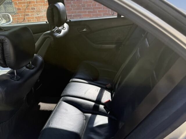 Мерседес 500 2001 у Хусте на Automoto.ua Сірий Мерседес 500, об'ємом двигуна 5 л та пробігом 350 тис. км за 8500 $, фото 7 на Automoto.ua