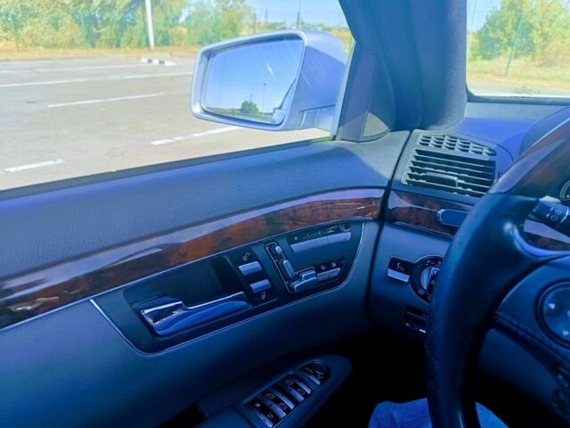 Серый Мерседес 500, объемом двигателя 5.5 л и пробегом 197 тыс. км за 12300 $, фото 2 на Automoto.ua