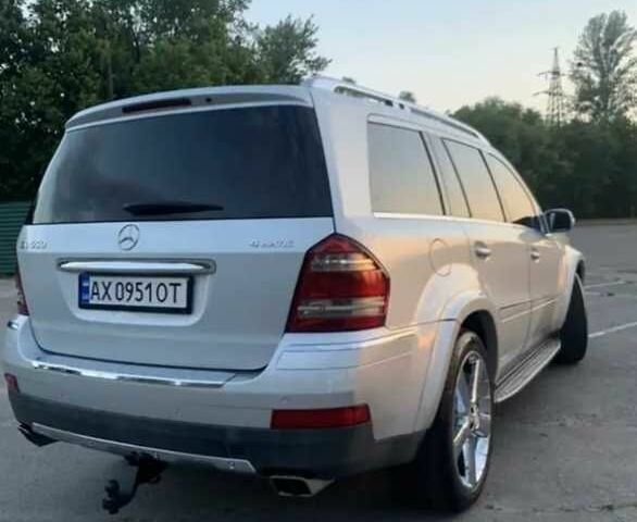 Серый Мерседес 500, объемом двигателя 5.5 л и пробегом 270 тыс. км за 13500 $, фото 1 на Automoto.ua