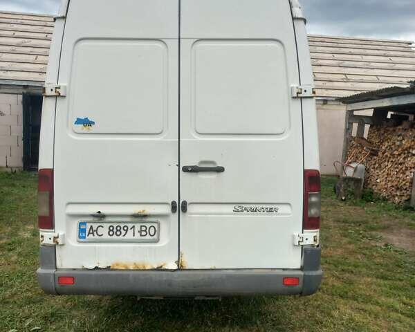 Белый Мерседес 500K, объемом двигателя 2.69 л и пробегом 395 тыс. км за 7800 $, фото 5 на Automoto.ua