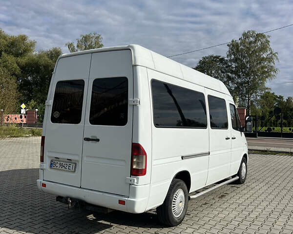 Белый Мерседес 500K, объемом двигателя 2.15 л и пробегом 470 тыс. км за 7700 $, фото 2 на Automoto.ua