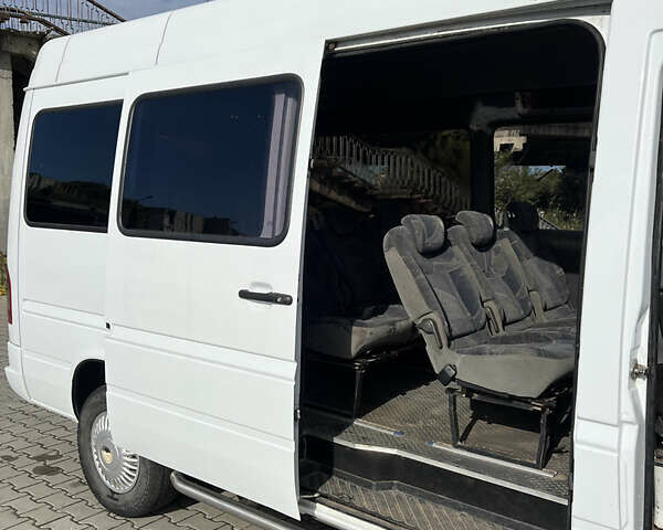 Белый Мерседес 500K, объемом двигателя 2.15 л и пробегом 470 тыс. км за 7700 $, фото 7 на Automoto.ua