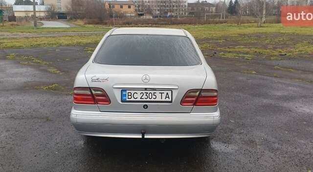 Серый Мерседес 500K, объемом двигателя 2 л и пробегом 346 тыс. км за 2700 $, фото 4 на Automoto.ua