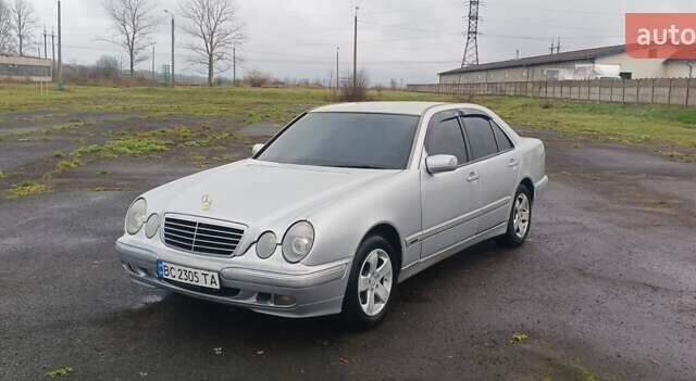 Серый Мерседес 500K, объемом двигателя 2 л и пробегом 346 тыс. км за 2700 $, фото 1 на Automoto.ua