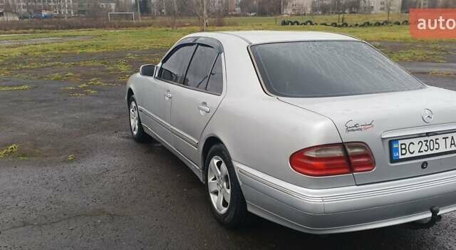 Серый Мерседес 500K, объемом двигателя 2 л и пробегом 346 тыс. км за 2700 $, фото 3 на Automoto.ua