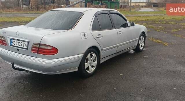 Серый Мерседес 500K, объемом двигателя 2 л и пробегом 346 тыс. км за 2700 $, фото 5 на Automoto.ua