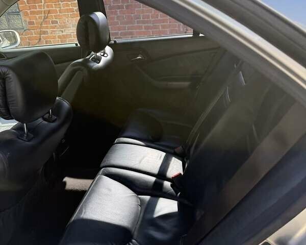 Серый Мерседес 500K, объемом двигателя 5 л и пробегом 350 тыс. км за 8500 $, фото 6 на Automoto.ua