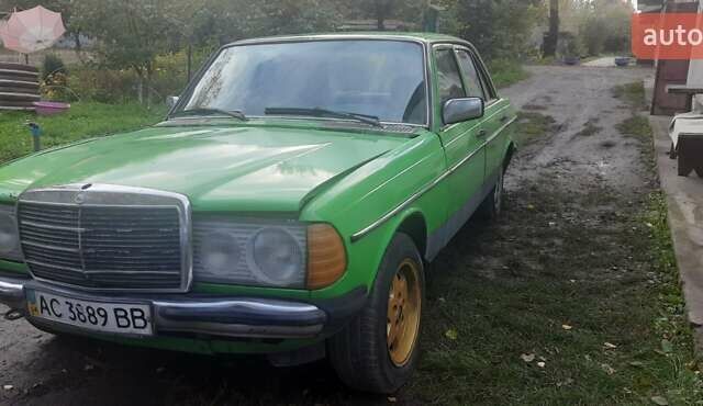 Мерседес 500K 1980 в Луцке на Automoto.ua Зеленый Мерседес 500K, объемом двигателя 2 л и пробегом 350 тыс. км за 600 $, фото 3 на Automoto.ua